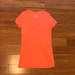 American Eagle v-neck shirt